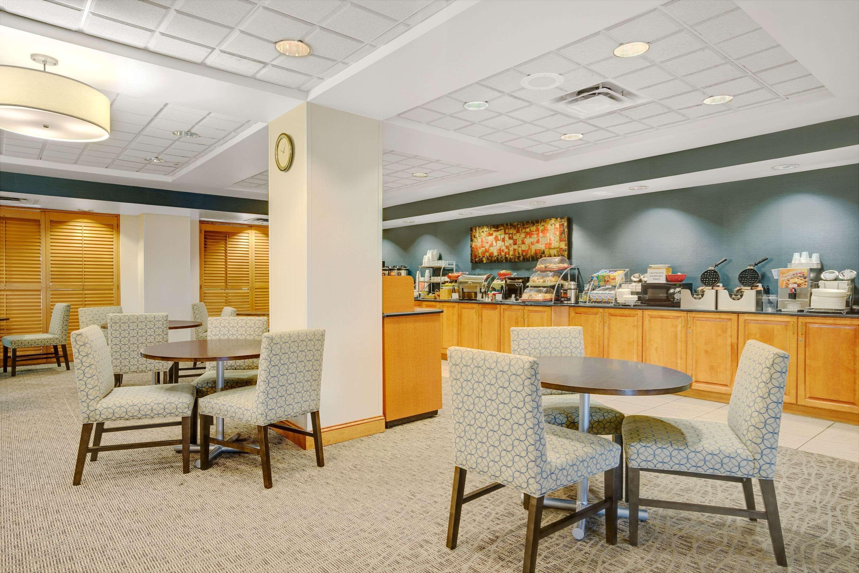 Hotel Wingate By Wyndham Fargo Esterno foto