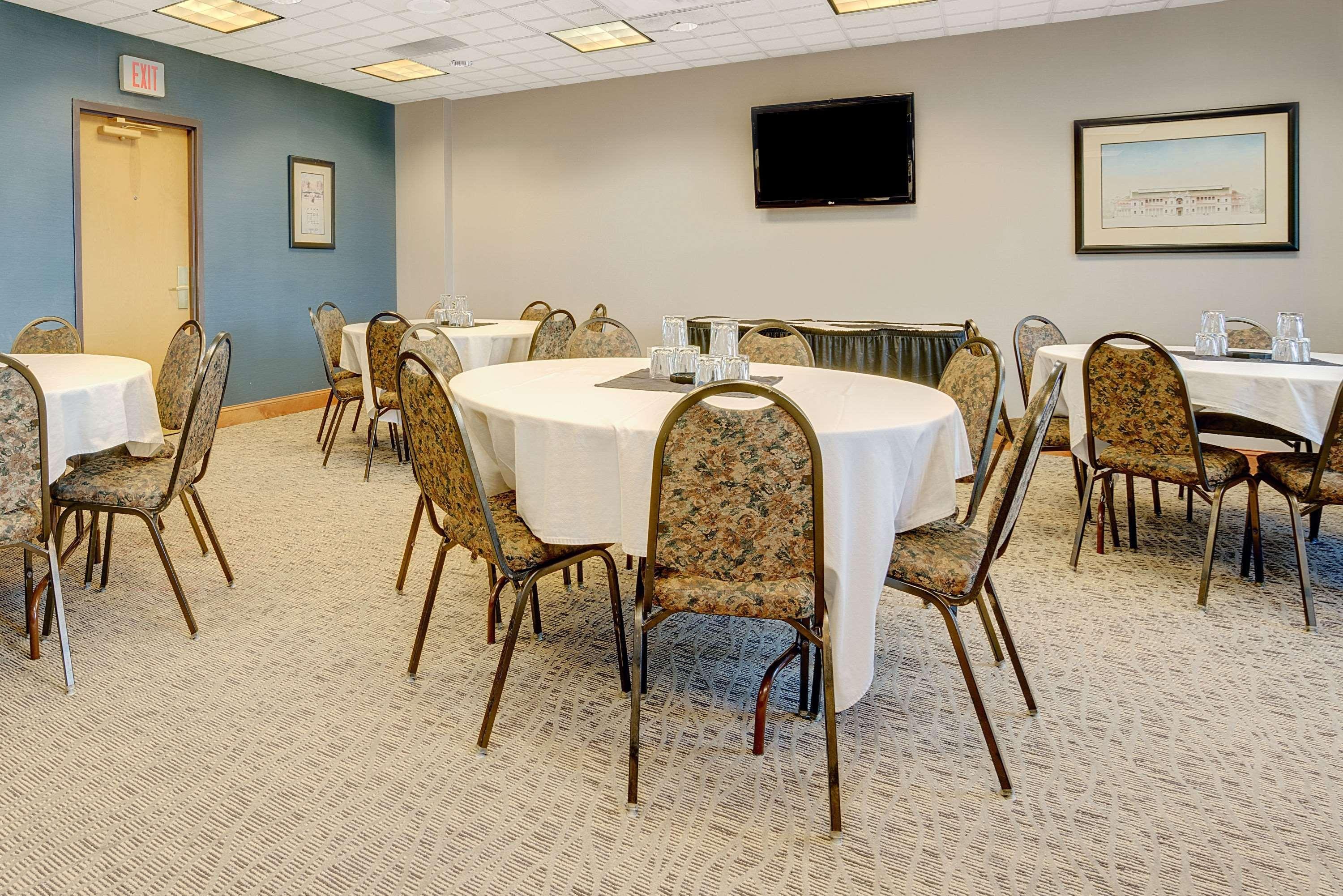 Hotel Wingate By Wyndham Fargo Esterno foto
